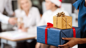 Lire la suite à propos de l’article Chèques cadeaux offerts aux salariés et cadeaux clients 2024